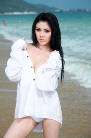免费看美女逼逼_1080高清迅雷在线观看